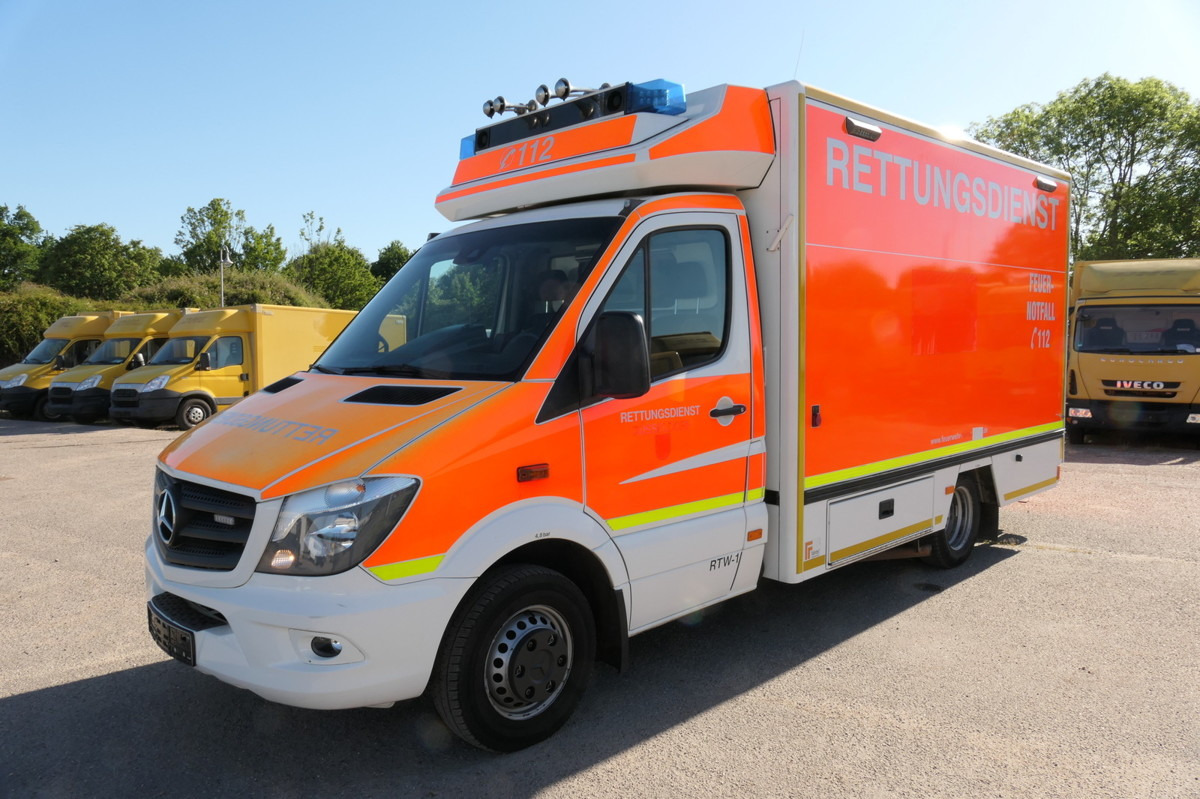 MERCEDES-BENZ Sprinter 519 CDI Klima Krankenwagen - Ambulancia: foto 2 MERCEDES-BENZ Sprinter 519 CDI Klima Krankenwagen - Ambulancia: foto 2