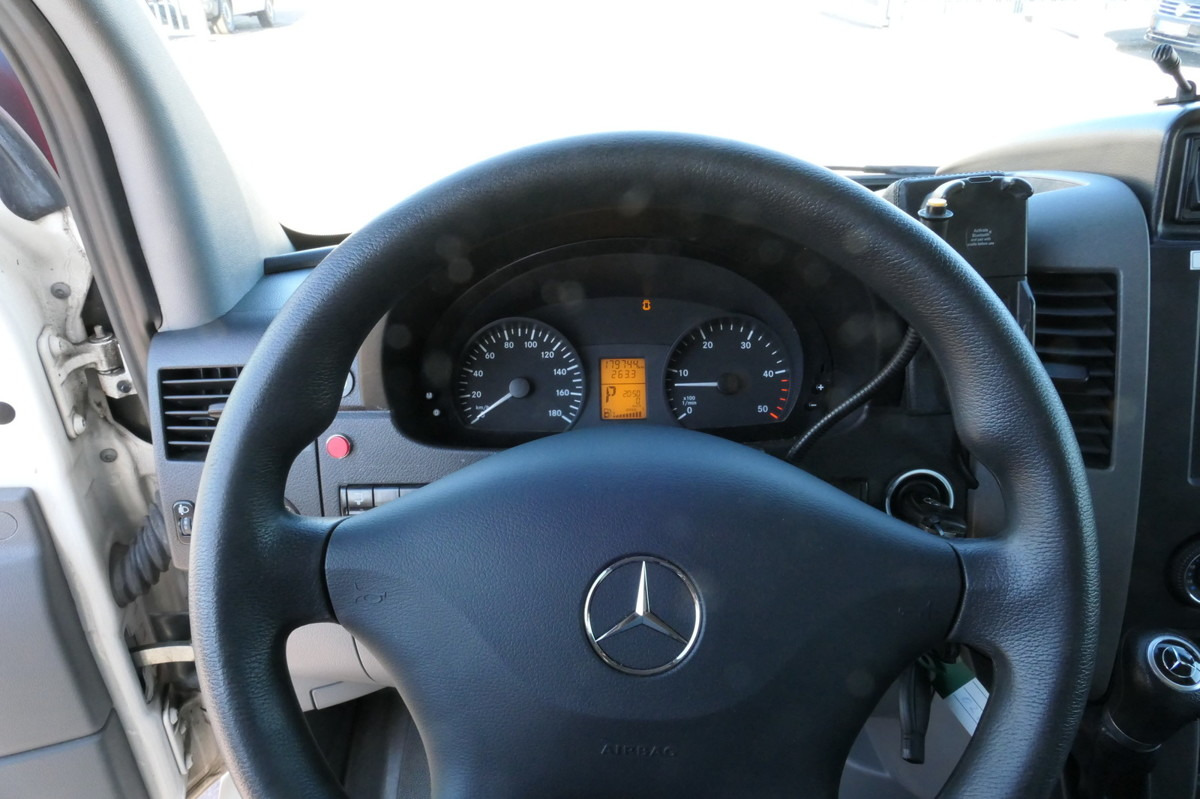 Ambulancia MERCEDES-BENZ Sprinter 519 CDI Klima Krankenwagen: foto 19