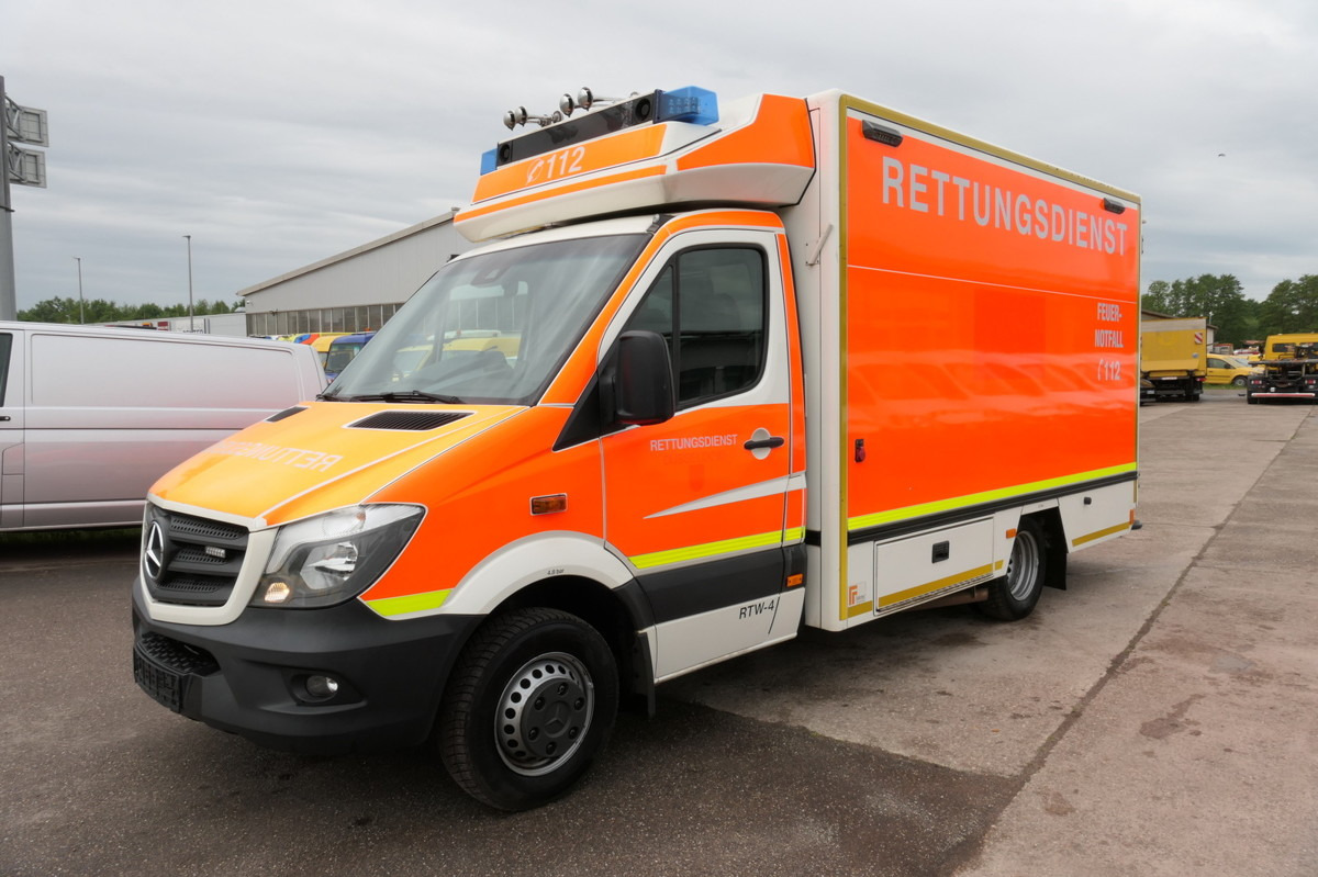 MERCEDES-BENZ Sprinter 519 CDI Klima Krankenwagen - Ambulancia: foto 1 MERCEDES-BENZ Sprinter 519 CDI Klima Krankenwagen - Ambulancia: foto 1