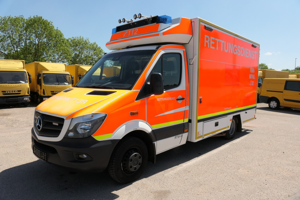 MERCEDES-BENZ Sprinter 519 CDI Klima Krankenwagen - Ambulancia: foto 2 MERCEDES-BENZ Sprinter 519 CDI Klima Krankenwagen - Ambulancia: foto 2