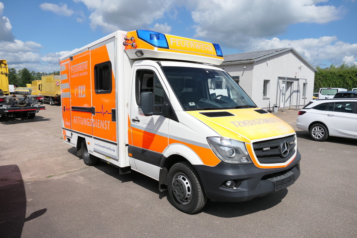 MERCEDES-BENZ Sprinter 519 CDI Klima Krankenwagen Fahrtec Aufb - Ambulancia: foto 1 MERCEDES-BENZ Sprinter 519 CDI Klima Krankenwagen Fahrtec Aufb - Ambulancia: foto 1