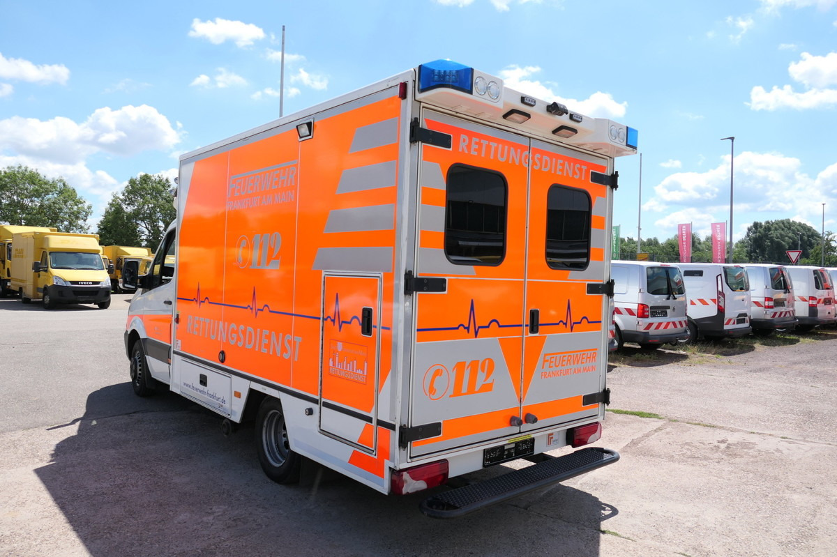 MERCEDES-BENZ Sprinter 519 CDI Klima Krankenwagen Fahrtec Aufb - Ambulancia: foto 3 MERCEDES-BENZ Sprinter 519 CDI Klima Krankenwagen Fahrtec Aufb - Ambulancia: foto 3