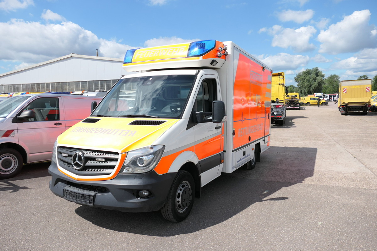 MERCEDES-BENZ Sprinter 519 CDI Klima Krankenwagen Fahrtec Aufb - Ambulancia: foto 2 MERCEDES-BENZ Sprinter 519 CDI Klima Krankenwagen Fahrtec Aufb - Ambulancia: foto 2