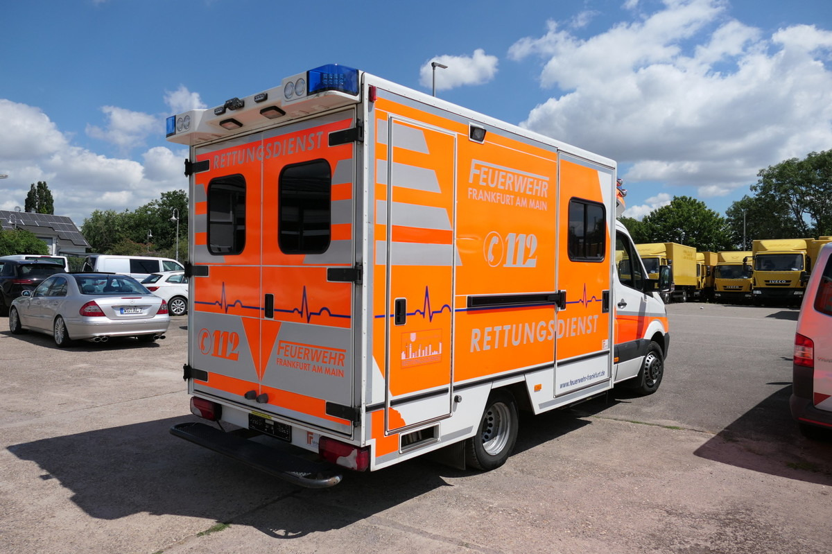 MERCEDES-BENZ Sprinter 519 CDI Klima Krankenwagen Fahrtec Aufb - Ambulancia: foto 4 MERCEDES-BENZ Sprinter 519 CDI Klima Krankenwagen Fahrtec Aufb - Ambulancia: foto 4
