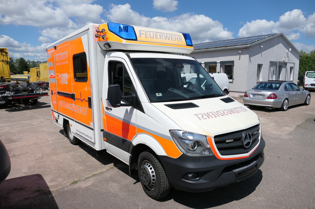 MERCEDES-BENZ Sprinter 519 CDI Klima Krankenwagen Fahrtec Aufb - Ambulancia: foto 1 MERCEDES-BENZ Sprinter 519 CDI Klima Krankenwagen Fahrtec Aufb - Ambulancia: foto 1