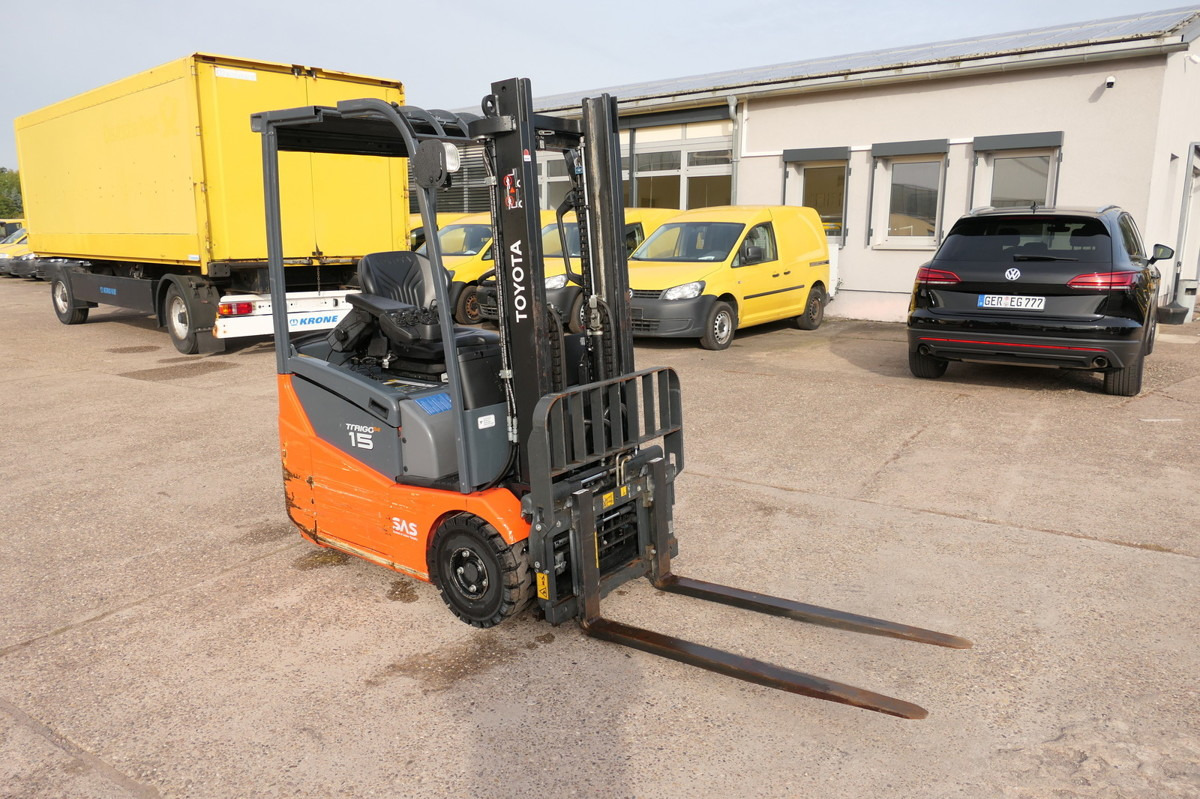 TOYOTA 7FBEST 15 3-Rad DUPLEX HUBHÖHE 3m - Carretilla elevadora eléctrica: foto 1 TOYOTA 7FBEST 15 3-Rad DUPLEX HUBHÖHE 3m - Carretilla elevadora eléctrica: foto 1