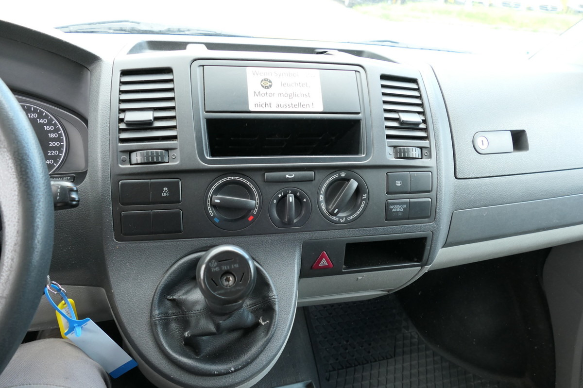 Furgoneta pequeña VW T5 Transporter 2.0 TDI 2-Sitzer PARKTRONIK EURO5: foto 11 Furgoneta pequeña VW T5 Transporter 2.0 TDI 2-Sitzer PARKTRONIK EURO5: foto 11