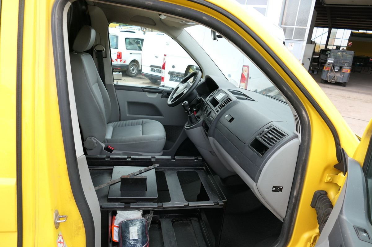 Furgoneta pequeña VW T5 Transporter 2.0 TDI EURO-5 CoC PARKTRONIK: foto 7 Furgoneta pequeña VW T5 Transporter 2.0 TDI EURO-5 CoC PARKTRONIK: foto 7