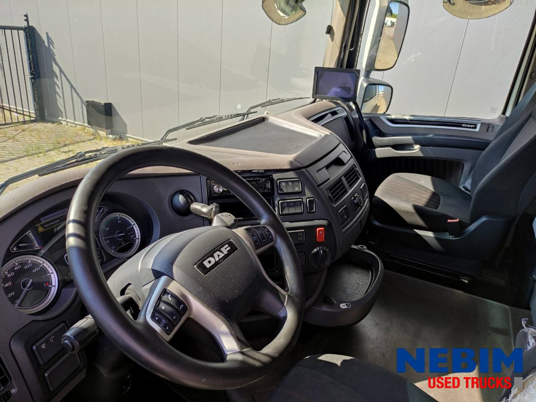 DAF XF 450 6x2 Spacecab - 492.956Km - Cabeza tractora: foto 4 DAF XF 450 6x2 Spacecab - 492.956Km - Cabeza tractora: foto 4