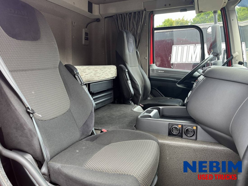 DAF CF400 4X2 + WECON Trailer - Camión caja cerrada: foto 4 DAF CF400 4X2 + WECON Trailer - Camión caja cerrada: foto 4