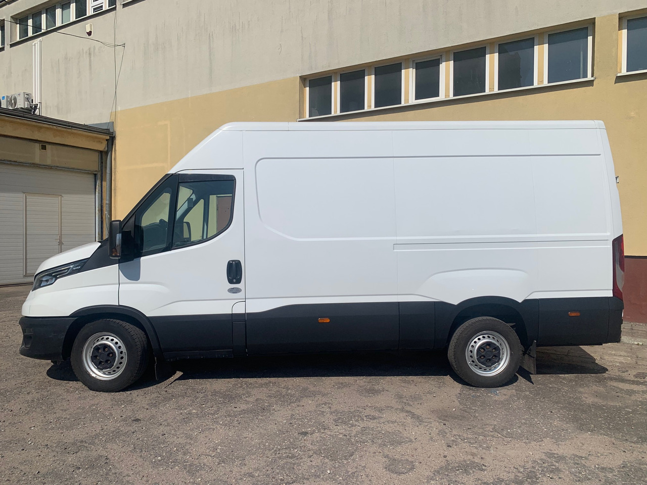 IVECO DAILY - Furgón: foto 3 IVECO DAILY - Furgón: foto 3