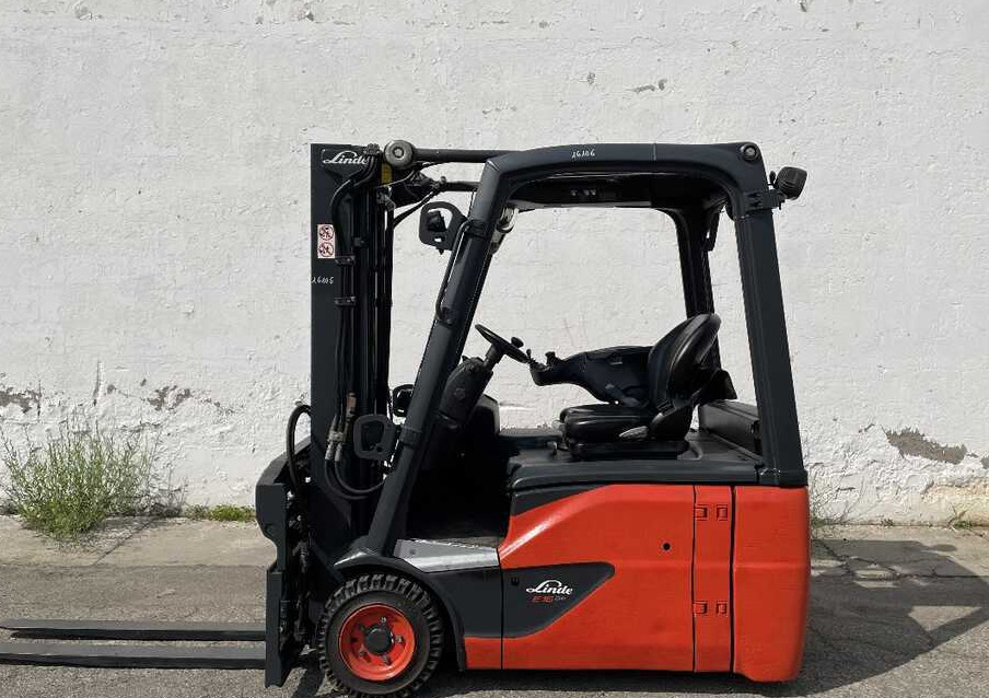LINDE E 16-02 - Carretilla elevadora eléctrica: foto 2 LINDE E 16-02 - Carretilla elevadora eléctrica: foto 2