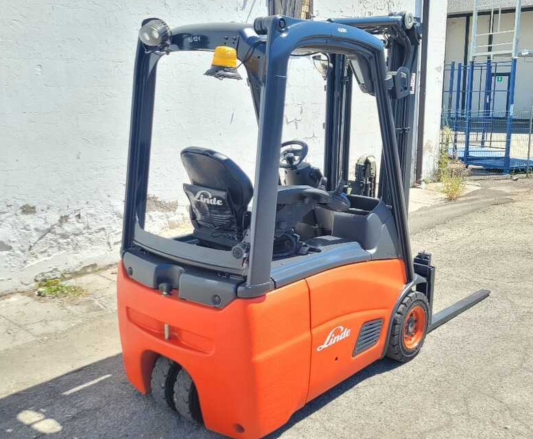 Linde E 16 C-01/386 (batt. 2016) - Carretilla elevadora eléctrica: foto 5 Linde E 16 C-01/386 (batt. 2016) - Carretilla elevadora eléctrica: foto 5