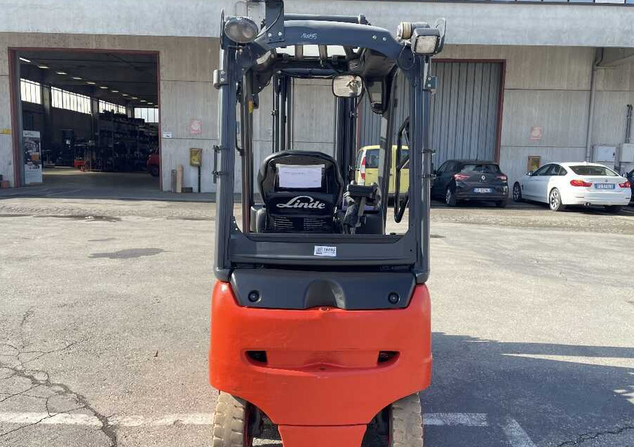 Linde E 20 PH/386 (batt. 2017) - Carretilla elevadora eléctrica: foto 3 Linde E 20 PH/386 (batt. 2017) - Carretilla elevadora eléctrica: foto 3