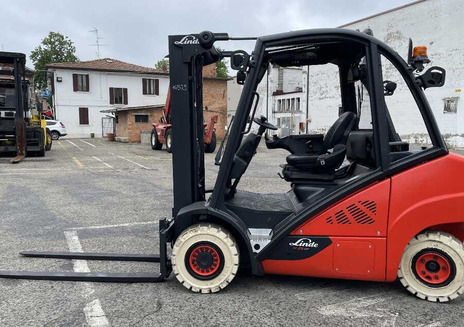 Linde H 25 D-02 - Carretilla elevadora diésel: foto 2 Linde H 25 D-02 - Carretilla elevadora diésel: foto 2