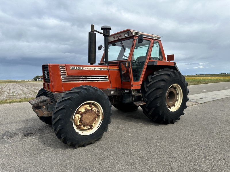Fiat 160-90 DT - Tractor: foto 1 Fiat 160-90 DT - Tractor: foto 1