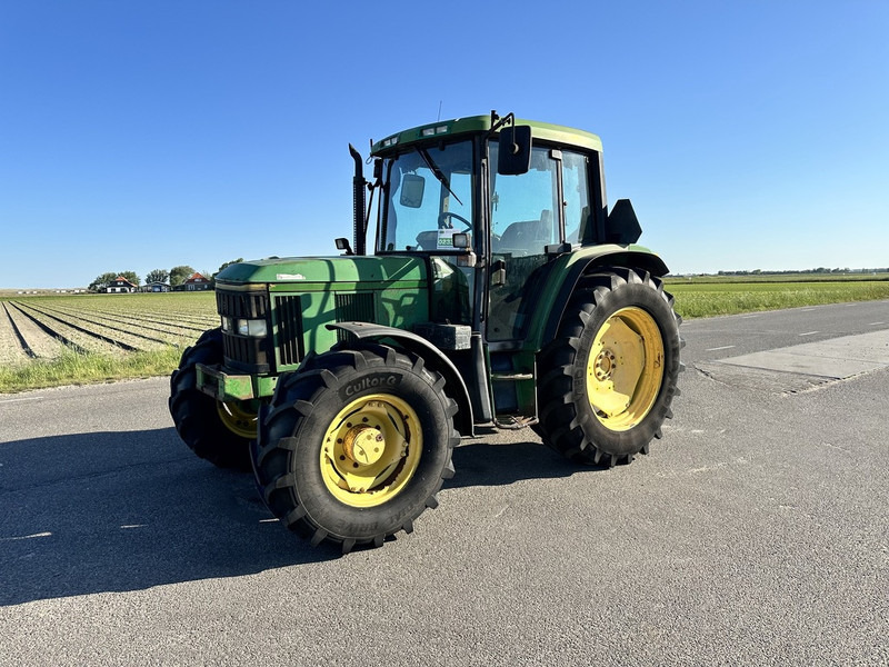 John Deere 6400 - Tractor: foto 1 John Deere 6400 - Tractor: foto 1
