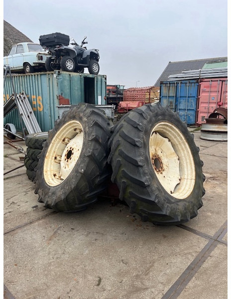 Pirelli 480\70 R38 TM 700 - Neumático: foto 1 Pirelli 480\70 R38 TM 700 - Neumático: foto 1