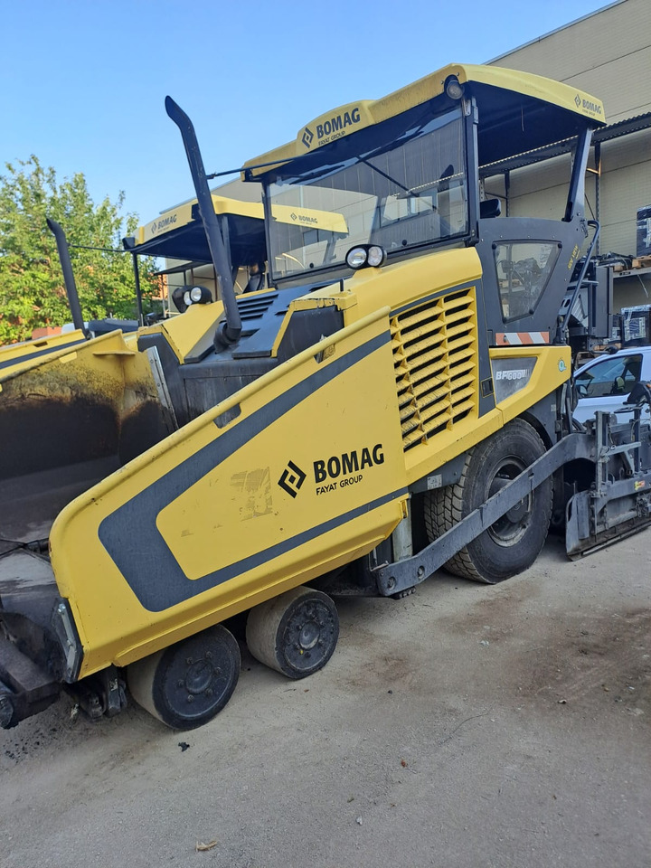 Bomag BF600 P-2 - Pavimentadora de asfalto: foto 1 Bomag BF600 P-2 - Pavimentadora de asfalto: foto 1