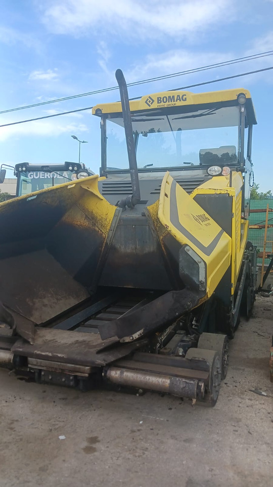 Bomag BF600 P-2 - Pavimentadora de asfalto: foto 3 Bomag BF600 P-2 - Pavimentadora de asfalto: foto 3
