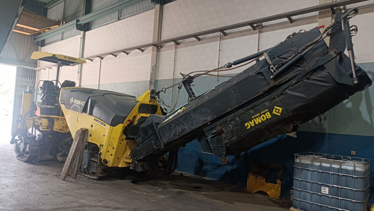 Bomag BM 1300/35 - Fresadora en frío: foto 2 Bomag BM 1300/35 - Fresadora en frío: foto 2