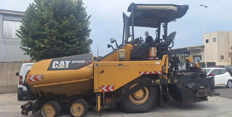 Caterpillar AP600D - Pavimentadora de asfalto: foto 1 Caterpillar AP600D - Pavimentadora de asfalto: foto 1