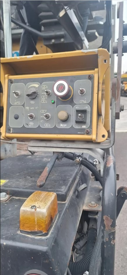 Caterpillar AP600D - Pavimentadora de asfalto: foto 5 Caterpillar AP600D - Pavimentadora de asfalto: foto 5