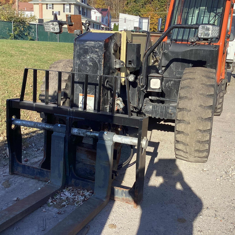 JLG 1732 - Cargadora de ruedas telescópica: foto 4 JLG 1732 - Cargadora de ruedas telescópica: foto 4