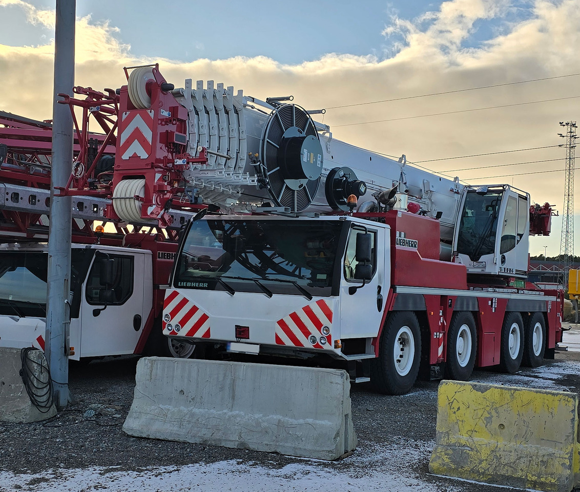 Liebherr LTM 1120-4.1 - Autogrúa: foto 1 Liebherr LTM 1120-4.1 - Autogrúa: foto 1