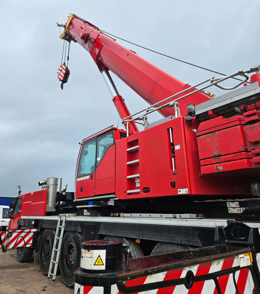 Liebherr LTM 1130-5.1 - Autogrúa: foto 1 Liebherr LTM 1130-5.1 - Autogrúa: foto 1