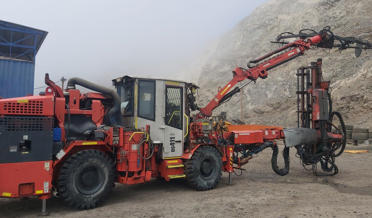Sandvik DS411-C - Maquinaria para minería: foto 1 Sandvik DS411-C - Maquinaria para minería: foto 1