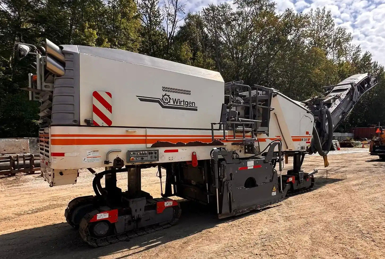 Wirtgen W 210 i - Fresadora en frío: foto 2 Wirtgen W 210 i - Fresadora en frío: foto 2