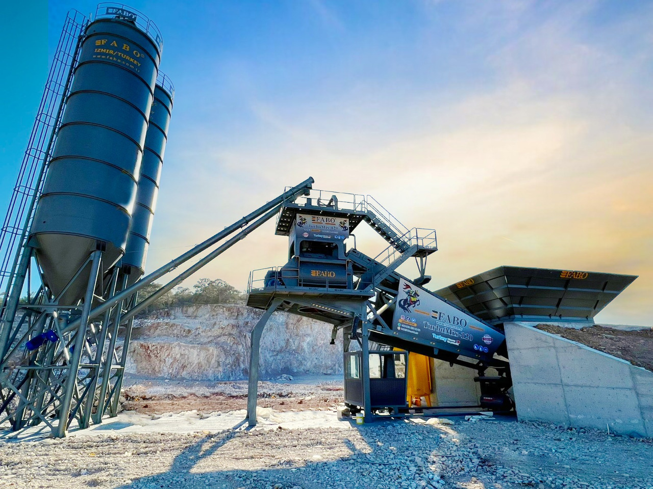 FABO mobile concrete batching plant - Planta de hormigón: foto 1 FABO mobile concrete batching plant - Planta de hormigón: foto 1