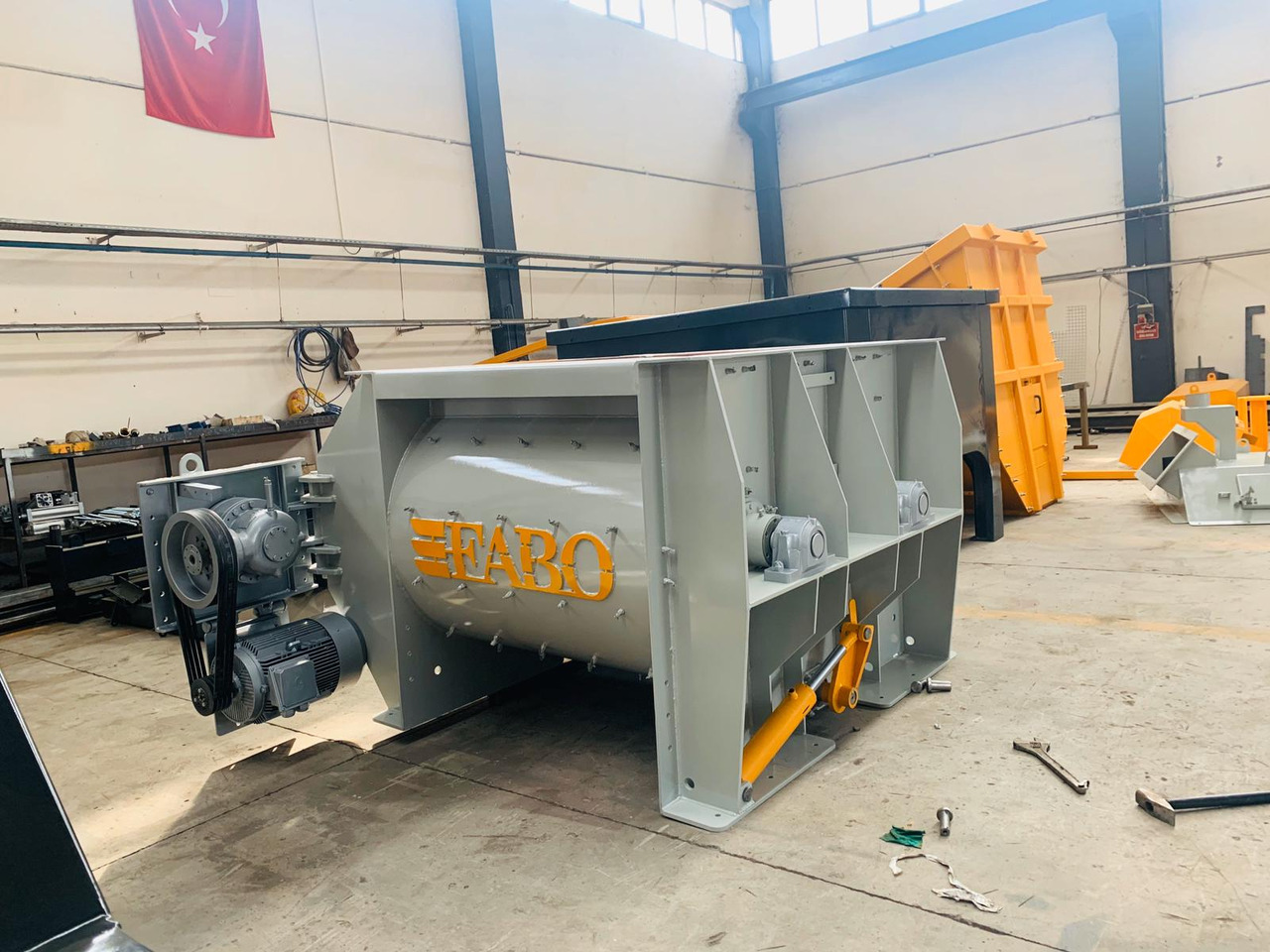 FABO twin shaft mixer - Hormigonera: foto 2 FABO twin shaft mixer - Hormigonera: foto 2