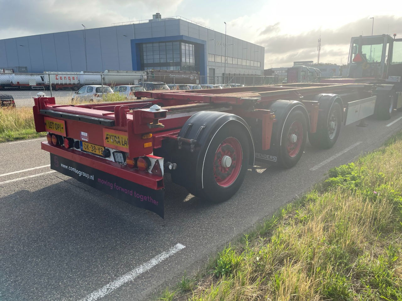 Renders ROC 16.27 CC X steering / Disc brakes /Lifting axle 20-30-40-45 FT HC - Semirremolque portacontenedore/ Intercambiable: foto 4 Renders ROC 16.27 CC X steering / Disc brakes /Lifting axle 20-30-40-45 FT HC - Semirremolque portacontenedore/ Intercambiable: foto 4