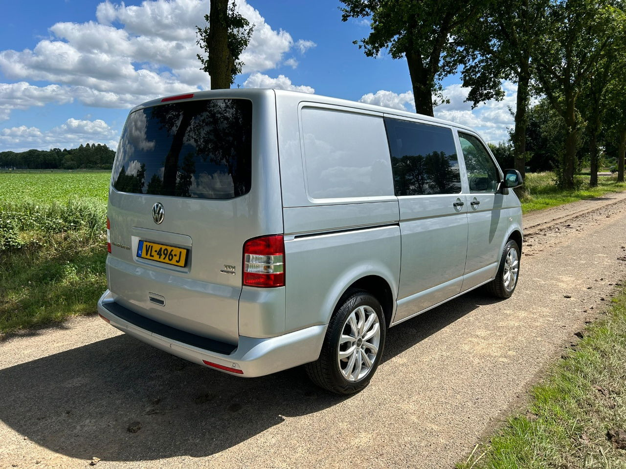 Volkswagen Transporter 2.0 TDI Bleumotion Technology L1 H1 114 PK apk 14-12-2024 Airco NL - Furgoneta pequeña: foto 4 Volkswagen Transporter 2.0 TDI Bleumotion Technology L1 H1 114 PK apk 14-12-2024 Airco NL - Furgoneta pequeña: foto 4