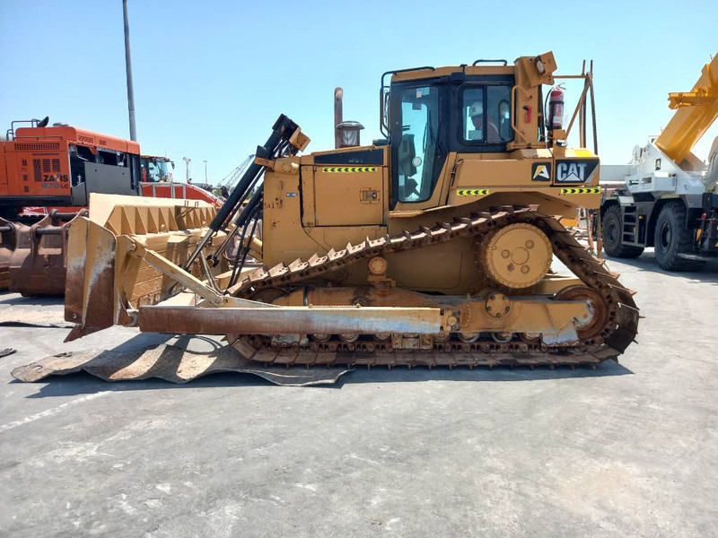 Cat D6T LGP (Abu Dhabi) - Bulldozer: foto 1 Cat D6T LGP (Abu Dhabi) - Bulldozer: foto 1