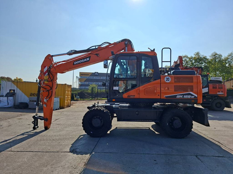 Doosan DX 160 W-7 (EX Demo) - Excavadora de ruedas: foto 1 Doosan DX 160 W-7 (EX Demo) - Excavadora de ruedas: foto 1