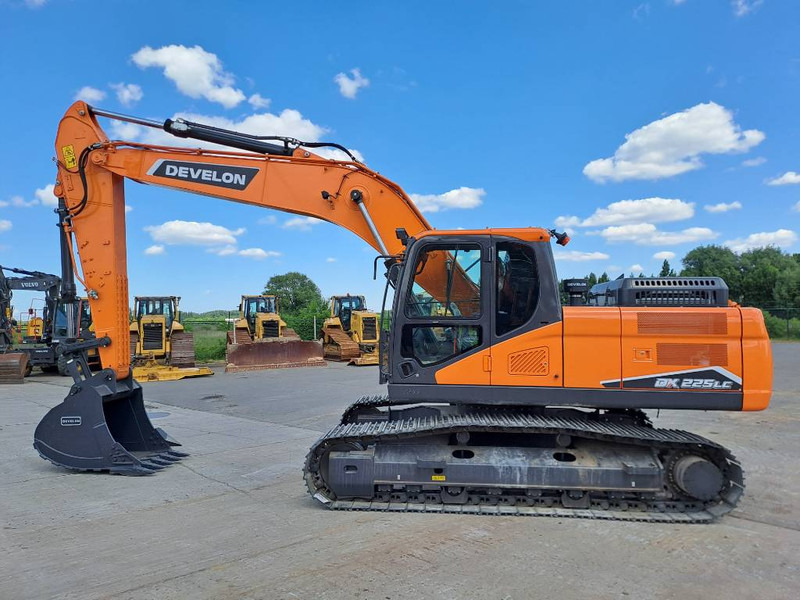 Doosan DX225LC-7M - Excavadora de cadenas: foto 1 Doosan DX225LC-7M - Excavadora de cadenas: foto 1