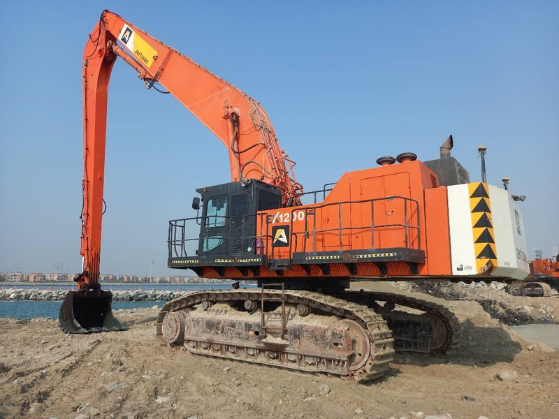 Hitachi EX 1200-6 Longreach 28m (Abu Dhabi) - Excavadora: foto 5 Hitachi EX 1200-6 Longreach 28m (Abu Dhabi) - Excavadora: foto 5