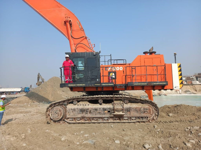 Hitachi EX1200-6 Longreach 28m (Abu Dhabi) - Excavadora: foto 3 Hitachi EX1200-6 Longreach 28m (Abu Dhabi) - Excavadora: foto 3