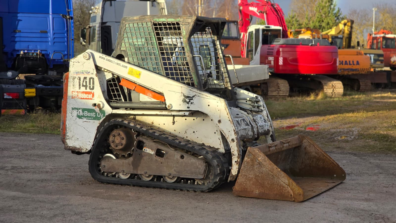 BOBCAT T140 - Minicargadora de cadenas: foto 1 BOBCAT T140 - Minicargadora de cadenas: foto 1