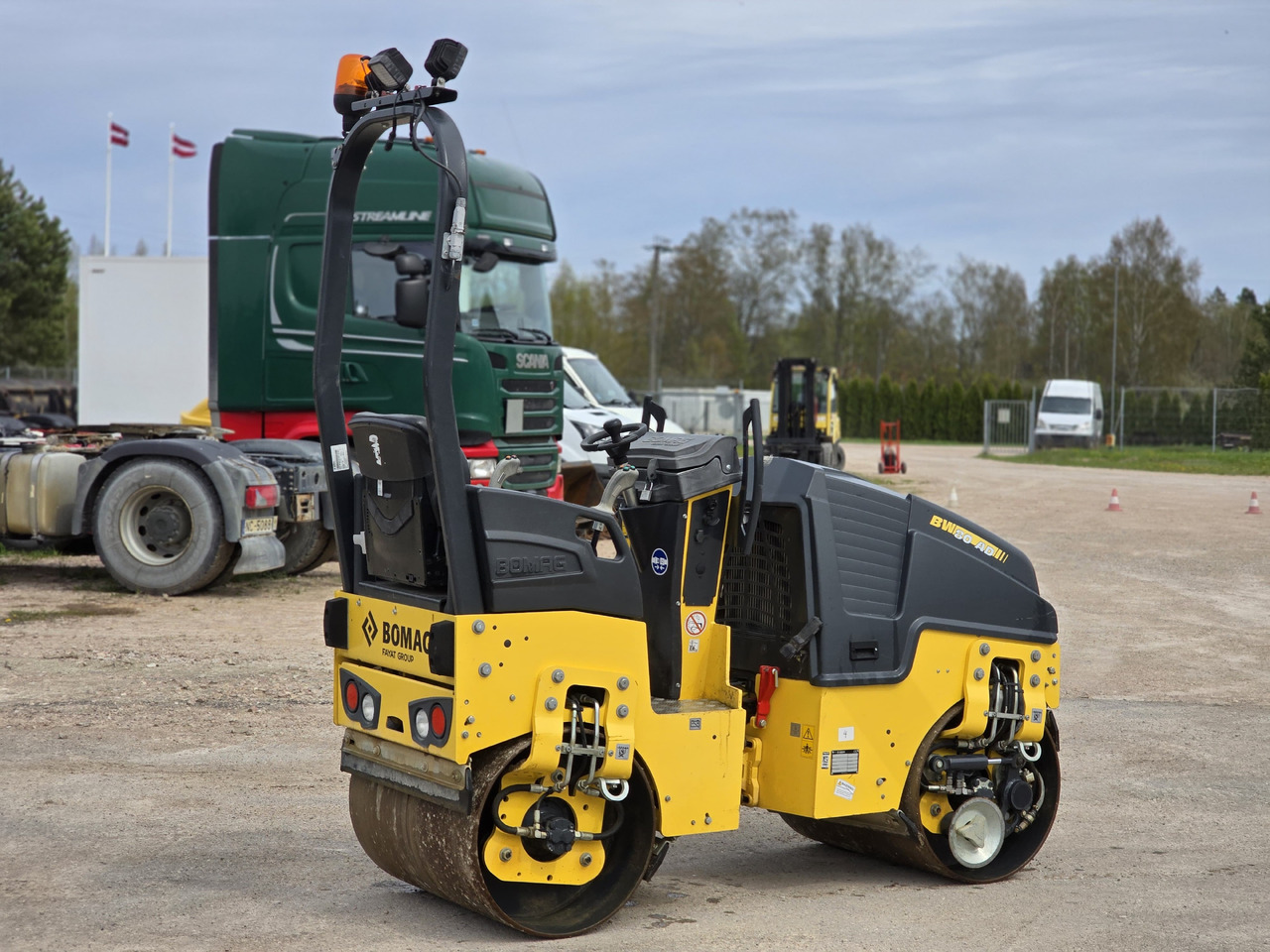 BOMAG BW80-AD5 - Mini compactadora: foto 3 BOMAG BW80-AD5 - Mini compactadora: foto 3