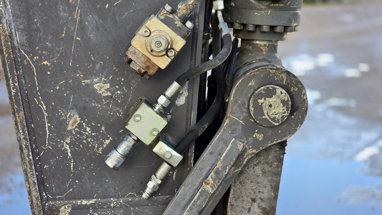 Excavadora de cadenas VOLVO EC300EL: foto 11