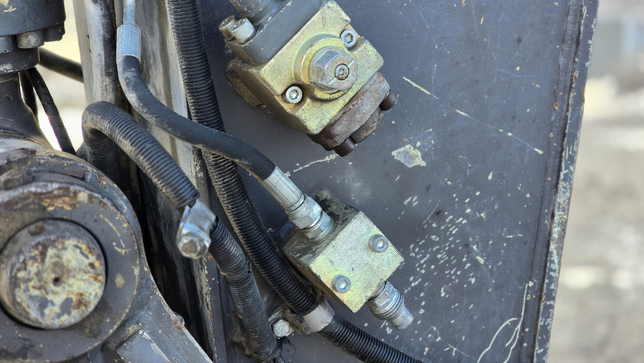 Excavadora de cadenas VOLVO EC300EL: foto 12