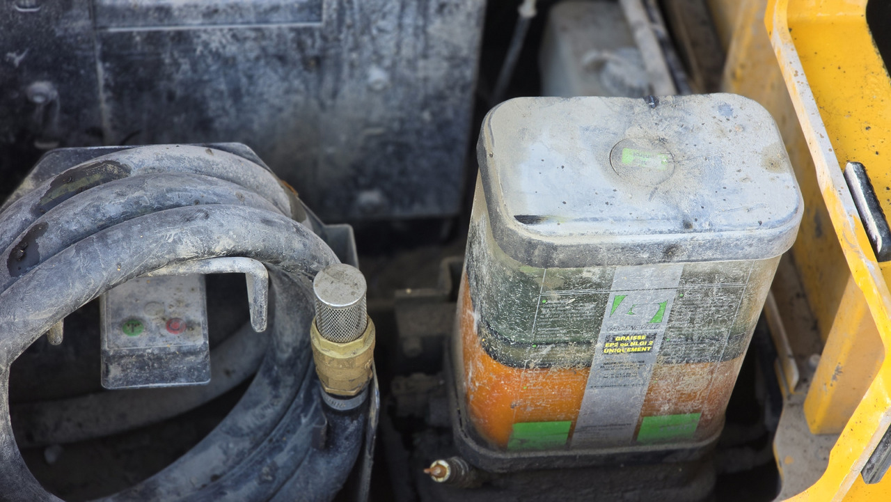 Excavadora de cadenas VOLVO EC300EL: foto 15