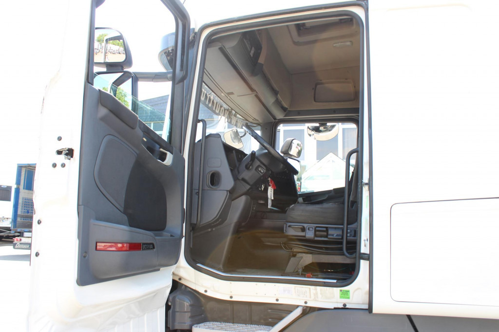 Scania R 450 E6 Highline Retarder NAVI ACC - Cabeza tractora: foto 4 Scania R 450 E6 Highline Retarder NAVI ACC - Cabeza tractora: foto 4