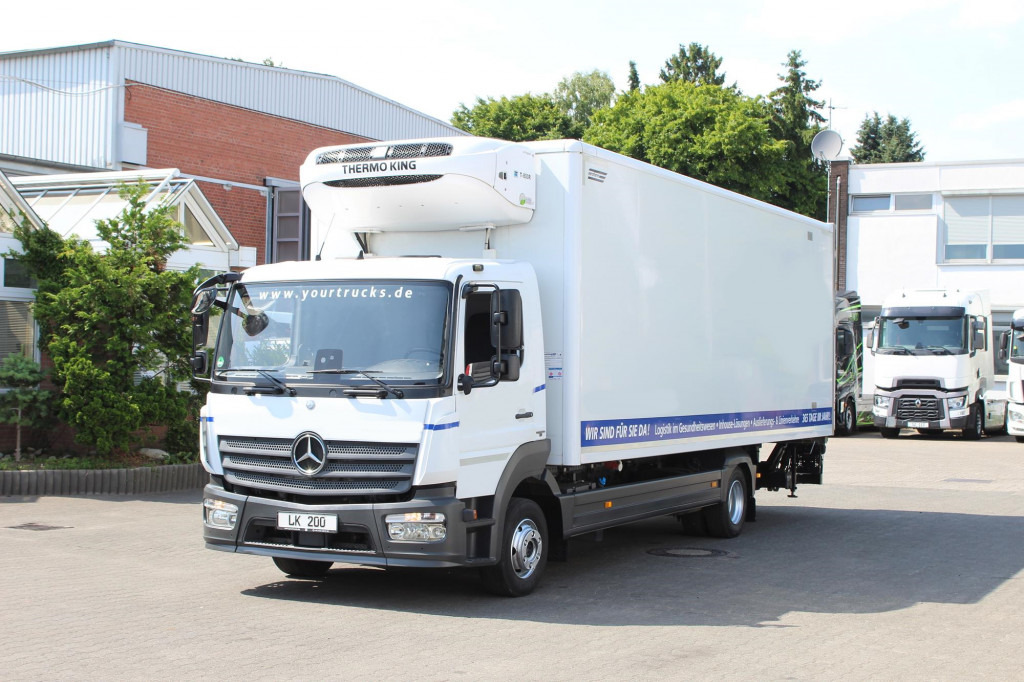 Mercedes-Benz Atego 1221 E6  TK T-800 R   Strom   Türen+LBW - Camión frigorífico: foto 1 Mercedes-Benz Atego 1221 E6  TK T-800 R   Strom   Türen+LBW - Camión frigorífico: foto 1