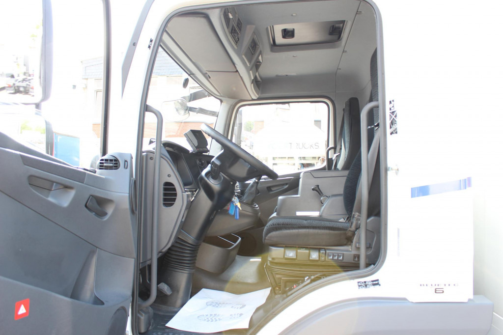 Mercedes-Benz Atego 1321 E6 Koffer Klima Kamera Schalter LBW - Camión caja cerrada: foto 5 Mercedes-Benz Atego 1321 E6 Koffer Klima Kamera Schalter LBW - Camión caja cerrada: foto 5