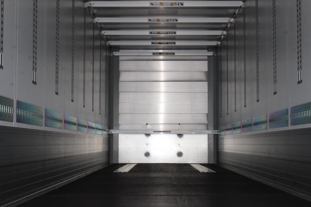 SCHMITZ Koffer 2,7h DS Ladebordwand MIETE - RENT - Semirremolque caja cerrada: foto 2 SCHMITZ Koffer 2,7h DS Ladebordwand MIETE - RENT - Semirremolque caja cerrada: foto 2